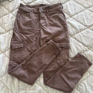 American Eagle high rise jegging. Never been worn. New w/o tags. Brown/maroon